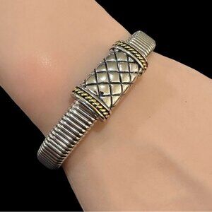 Womens Two-Tone Metal Stretch Bracelet With Quilted Detail & Gold Accents